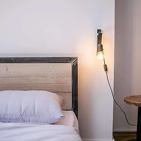 Schoendorf - Virtual Reception Hostel Bratislava